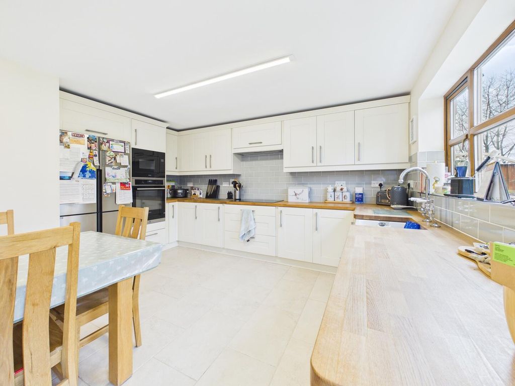 Additional image 3 of 5 bed detached house for saleBanc Gelli Las, Bridgend CF31