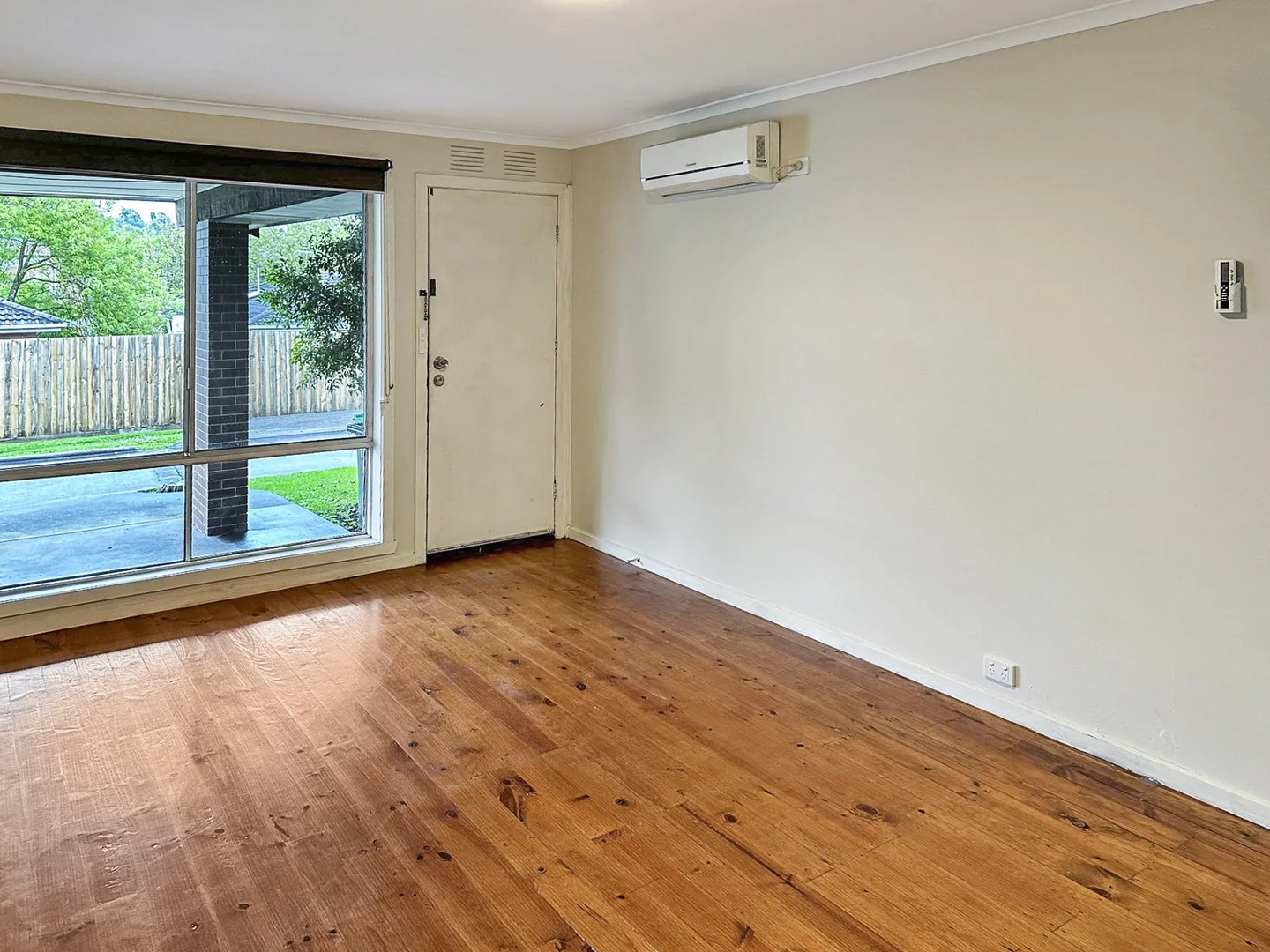 2/65 Hewish Road, Croydon VIC 3136 photo 3