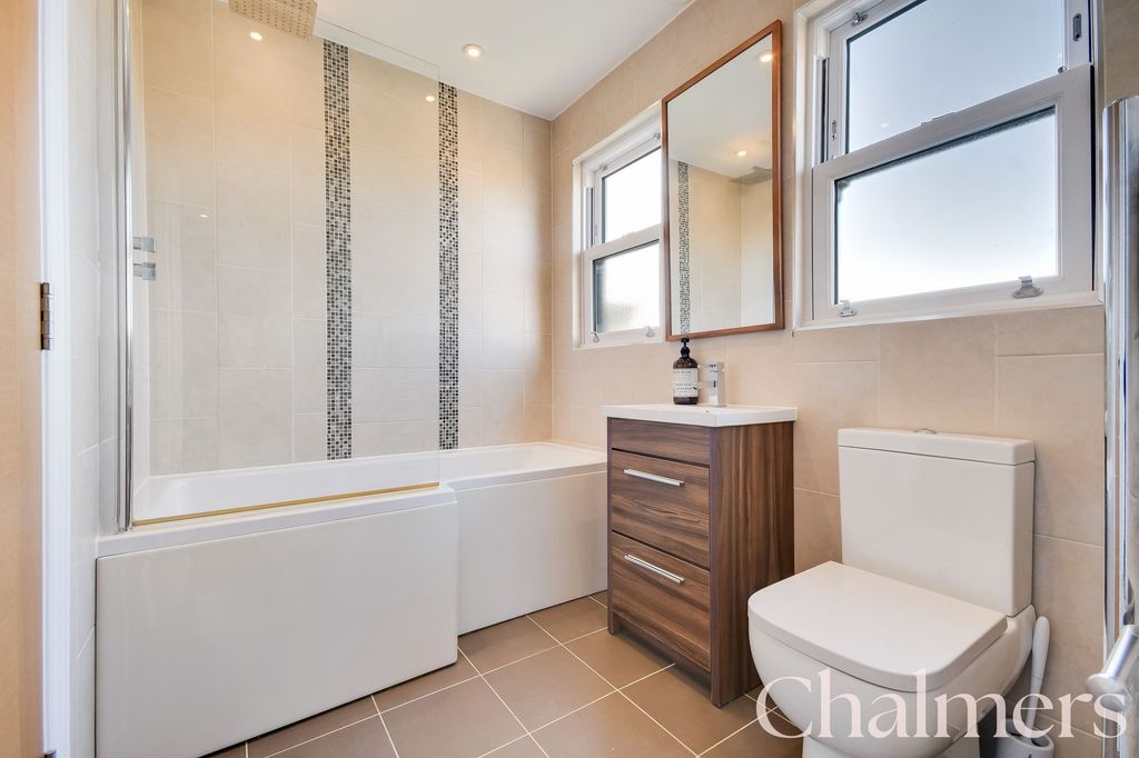 Additional image 21 of 2 bed flat for saleHigh Street, Brentwood CM14