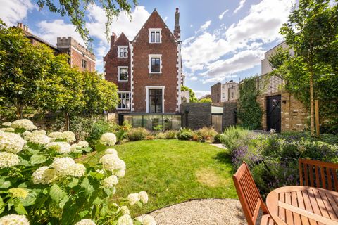 St. Anns Villas, Holland Park W11