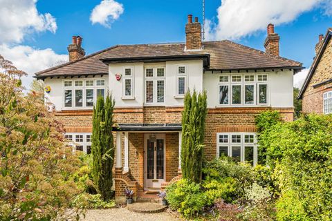 Gloucester Road, Hampton TW12