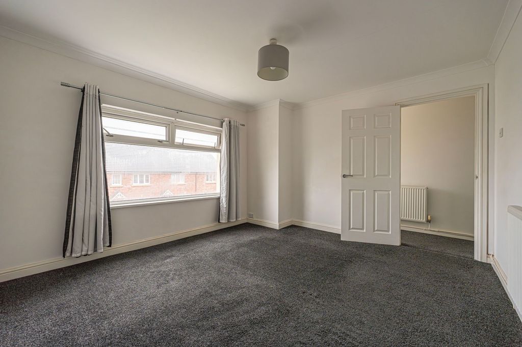 Additional image 14 of 2 bed flat for saleSouth Avenue, Sebastopol NP4