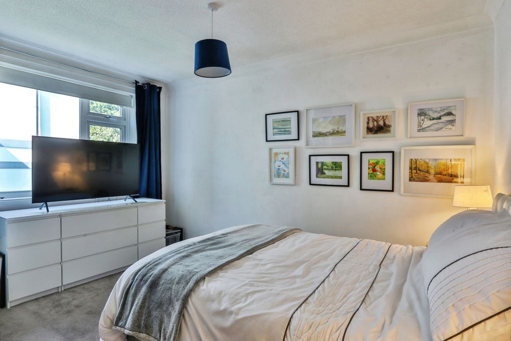 Additional image 13 of 3 bed flat for saleGrove Road, Bournemouth, Dorset BH1