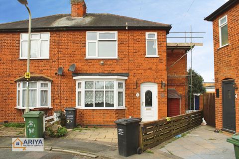 Lawn Avenue, Birstall, Leicester LE4