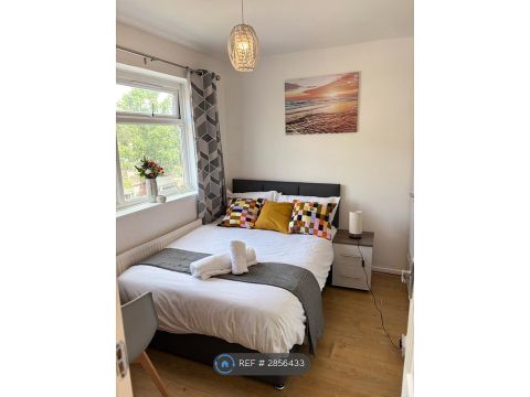Ampleforth Road, London SE2