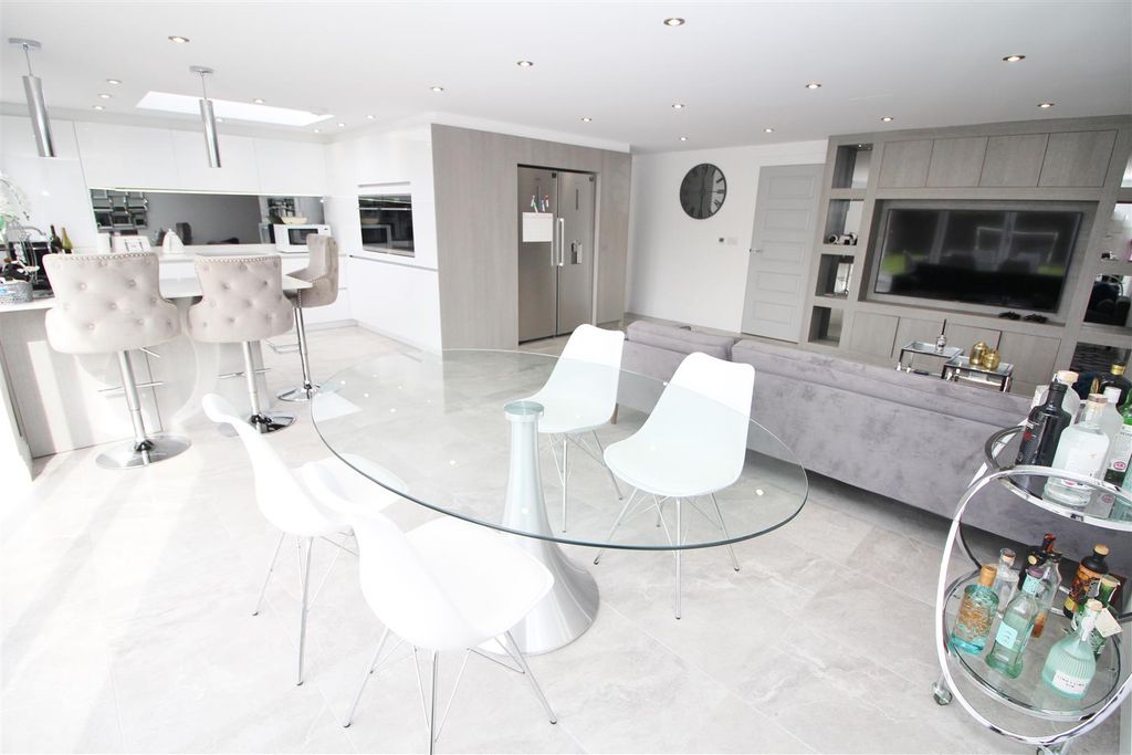 Additional image 3 of 4 bed semi-detached house for saleGables Avenue, Red Road, Borehamwood WD6