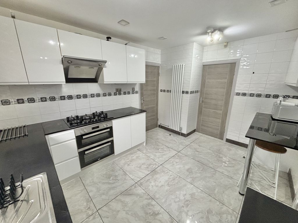 Additional image 9 of 5 bed detached house for saleClifton Drive, South Shore FY4