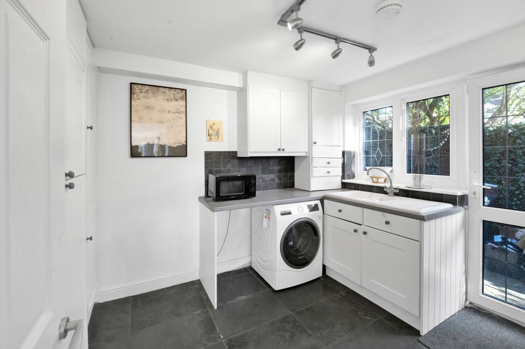 Additional image 9 of 5 bed detached house for saleThe Close, Bourne End SL8