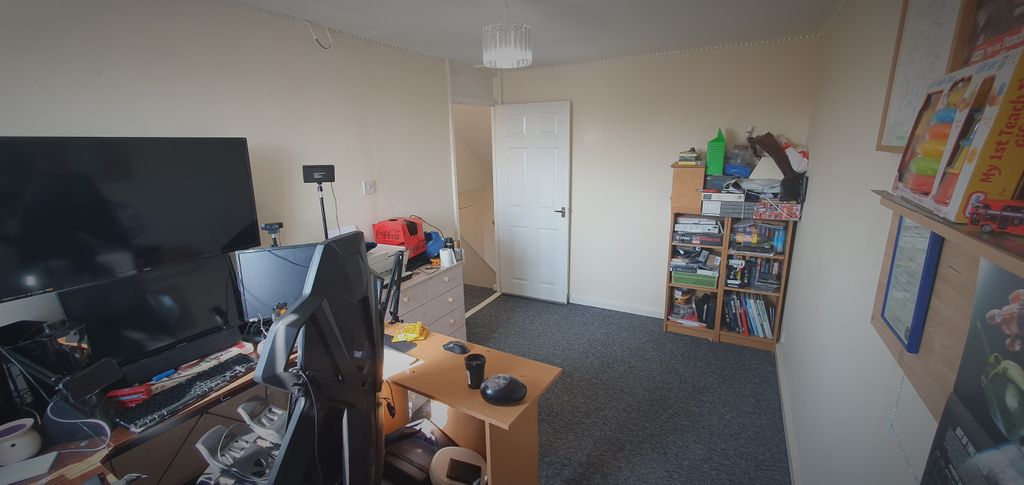 3 bed flat for saleMeadowlea, Telford TF7 photo 4