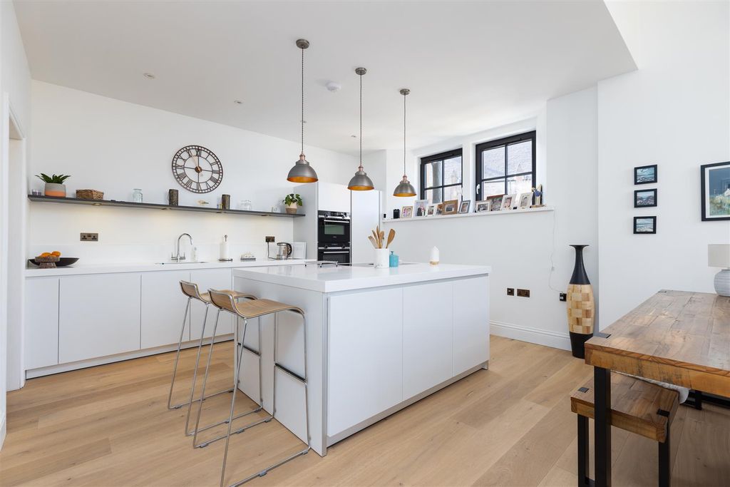 Additional image 7 of 3 bed property for sale14 Old School Apartments, Upper Allan Street, Blairgowrie PH10