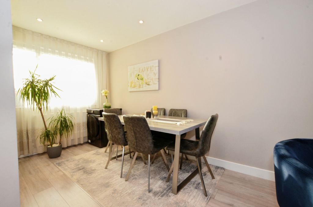 Additional image 3 of 3 bed flat for saleAshdown Drive, Borehamwood WD6