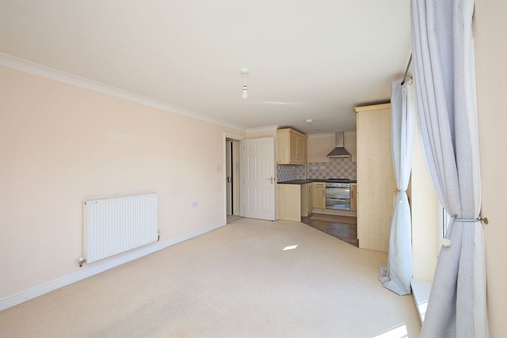Additional image 3 of 1 bed flat for saleSt Thomas Drive PE21