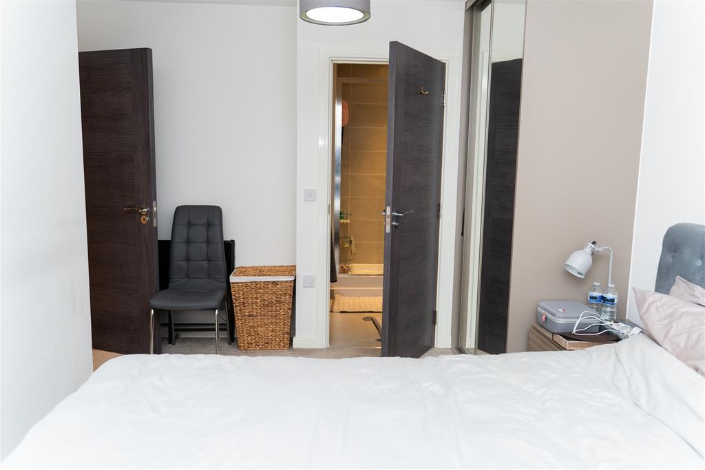 Additional image 10 of 2 bed flat for saleHolmesley Road, Borehamwood WD6