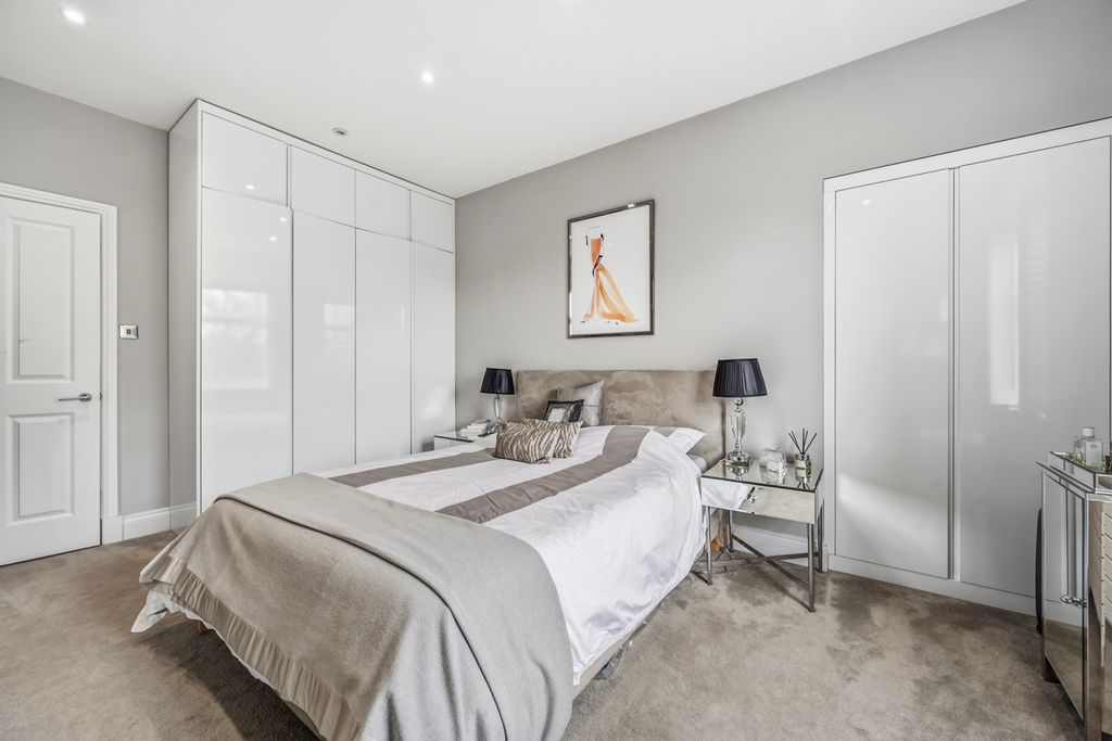 Additional image 10 of 2 bed flat for saleDaveylands, Wilmslow, Cheshire SK9