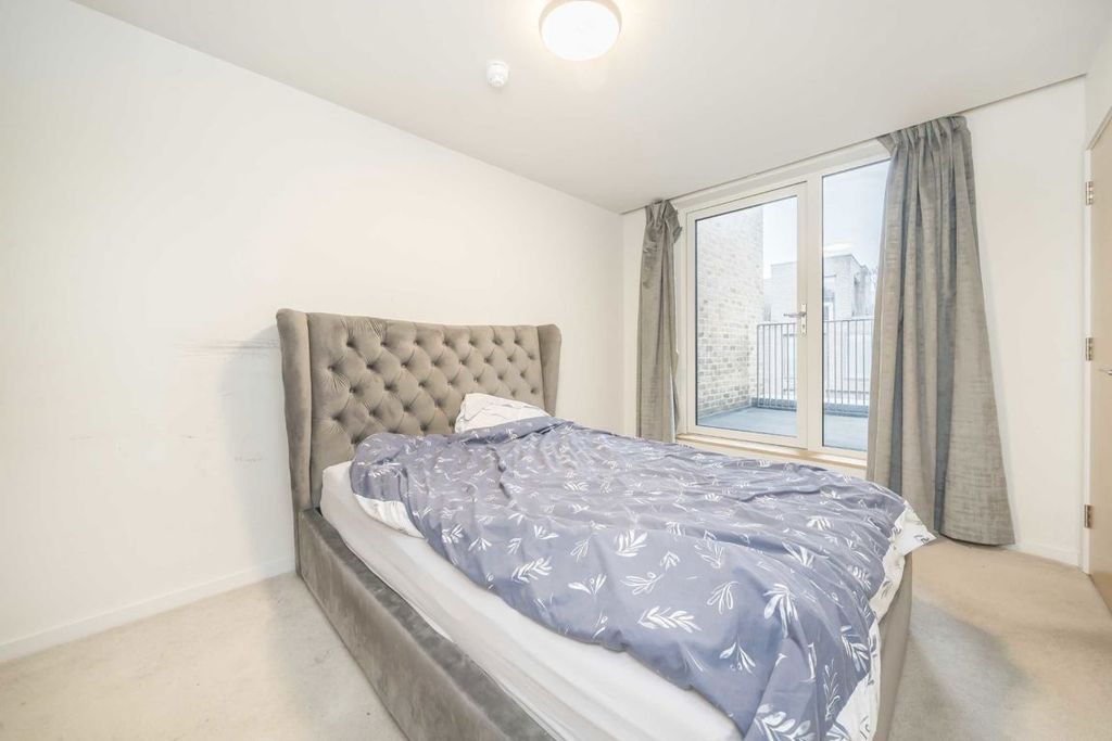 Additional image 5 of 5 bed terraced house for saleBoaters Avenue, Brentford TW8