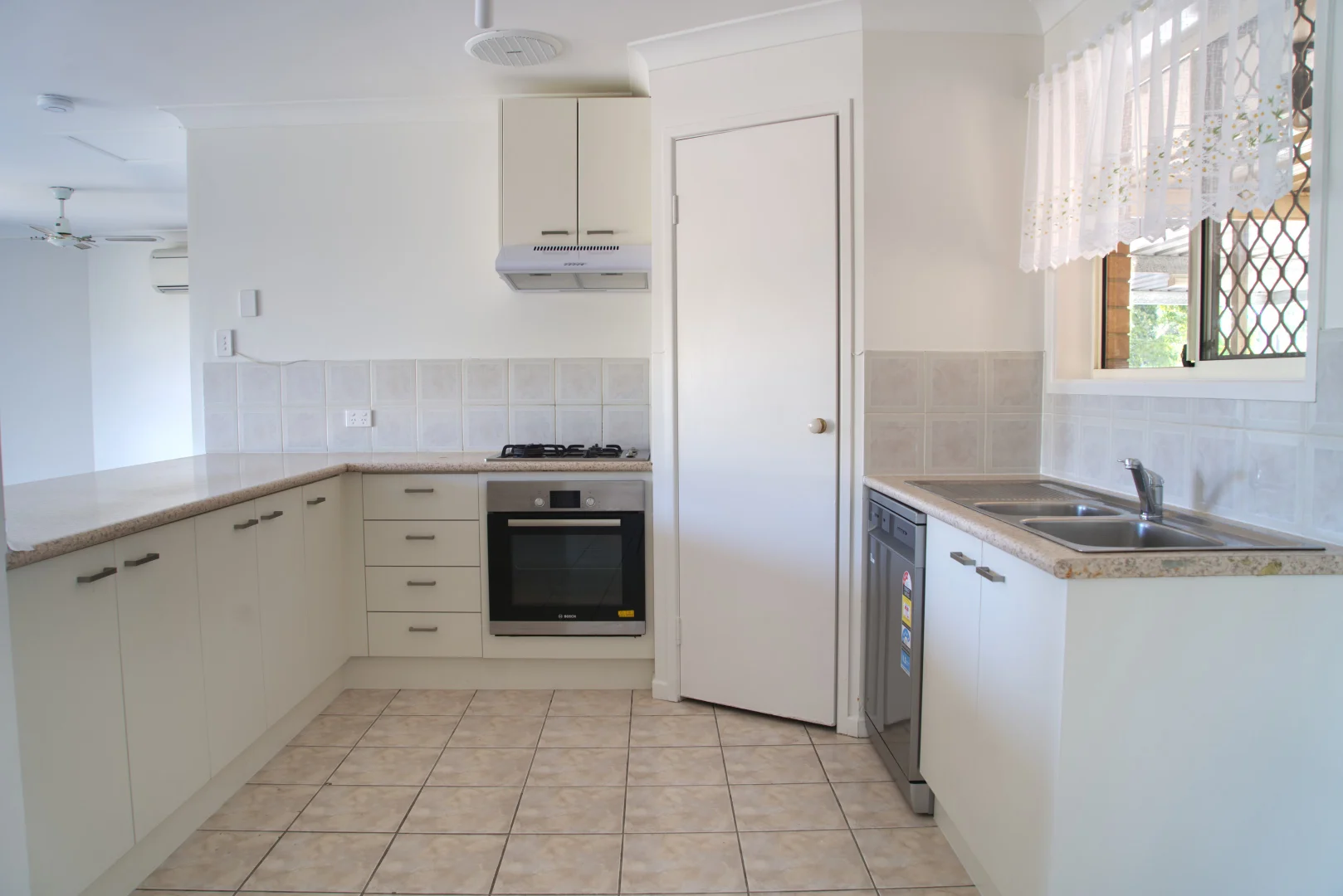 Additional image 6 of 15 Poinciana Place, Eight Mile Plains QLD 4113