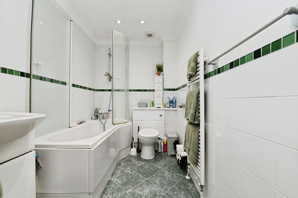 Additional image 4 of 2 bed flat for saleClockhouse Way, Braintree, Essex CM7