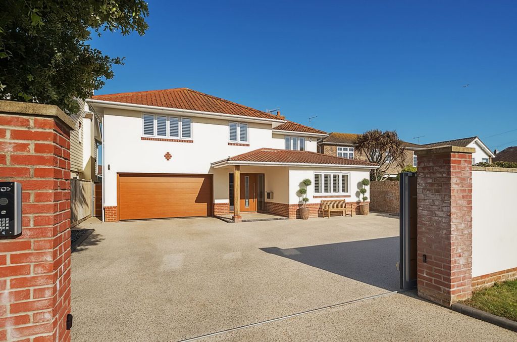 5 bed detached house for saleLimmard Way, Bognor Regis PO22