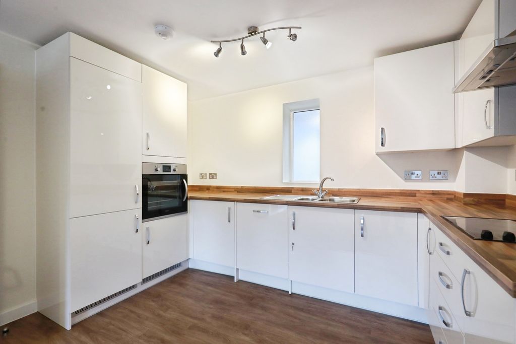1 bed flat for saleSargent Square, Broadway, Worcestershire WR12 photo 2