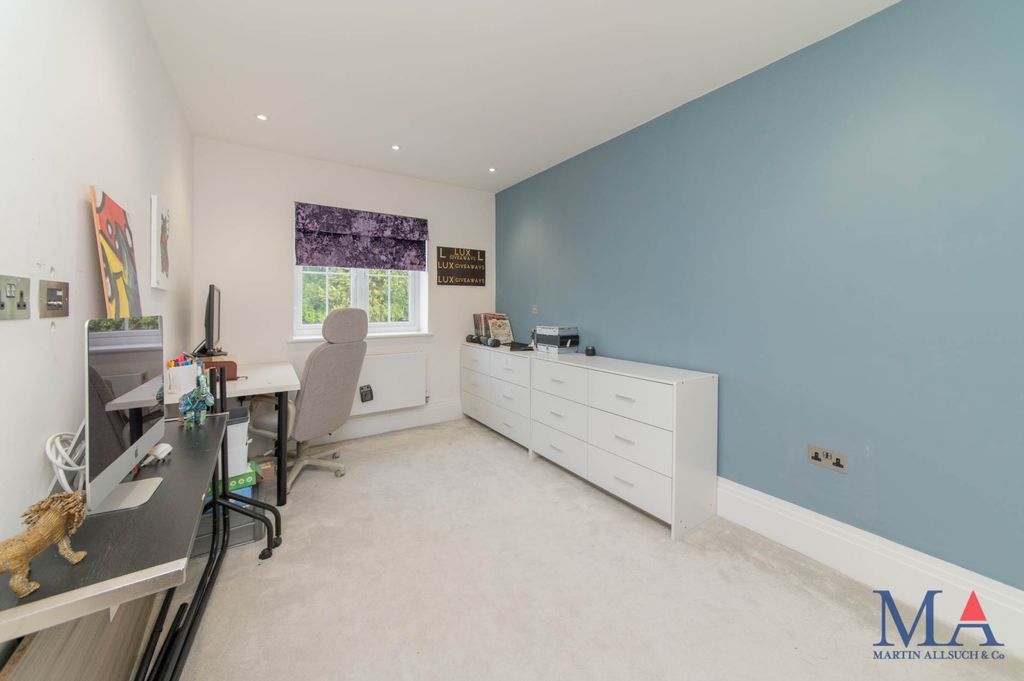 Additional image 22 of 5 bed detached house for saleRed Road, Borehamwood WD6