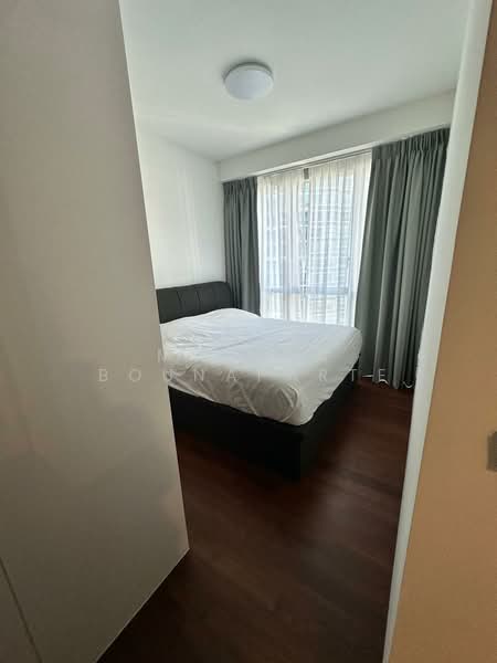 18A Amber Gardens photo 3