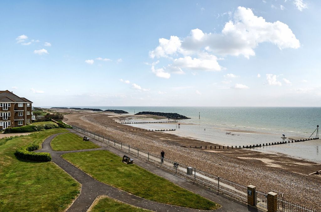 Additional image 2 of 2 bed flat for saleThompson Road, Bognor Regis PO22