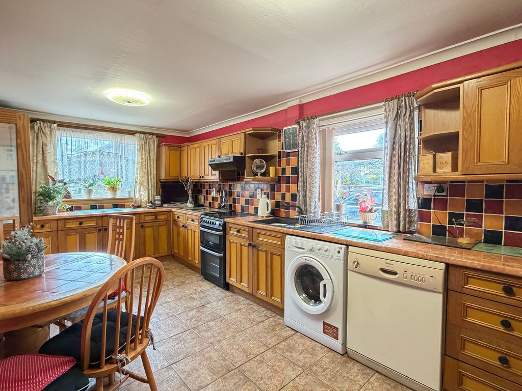 Additional image 7 of 5 bed semi-detached house for saleKirk Road, Wishaw ML2