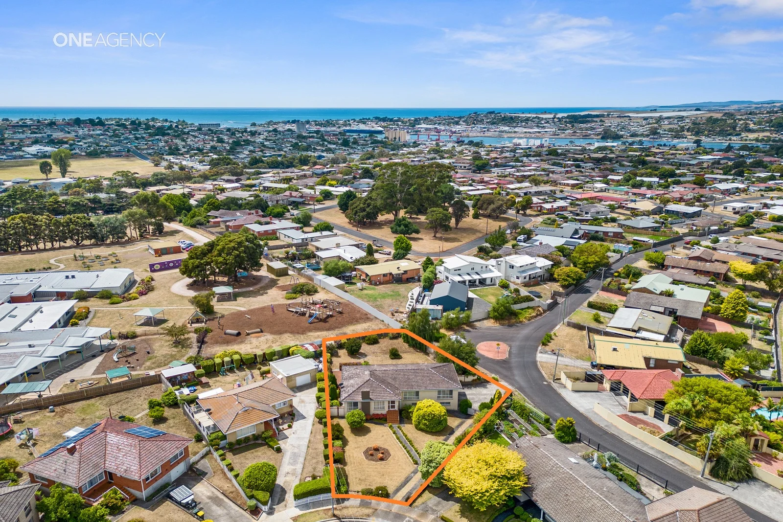 6 Loatta Avenue, Miandetta TAS 7310 photo 2