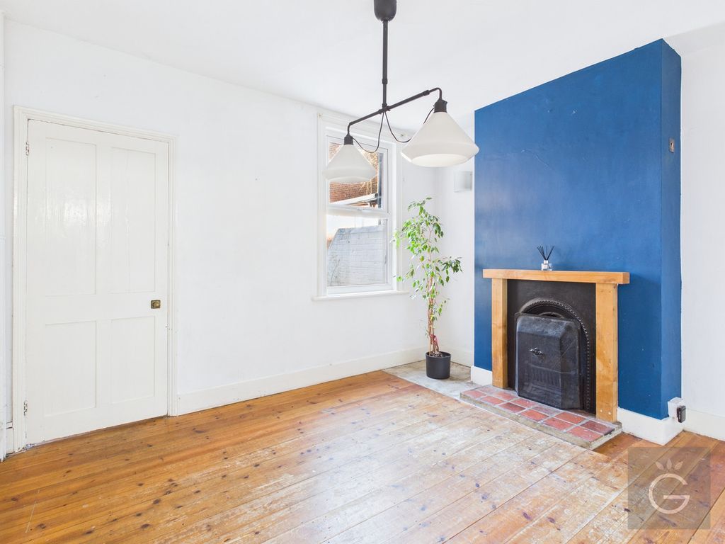 Additional image 3 of 2 bed terraced house for saleGranby Gardens, Reading RG1