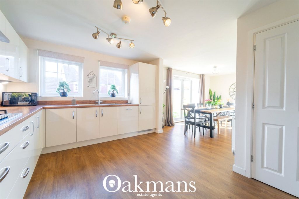 Additional image 3 of 4 bed detached house for saleSaxifrage Close, Bromsgrove, Worcestershire B61