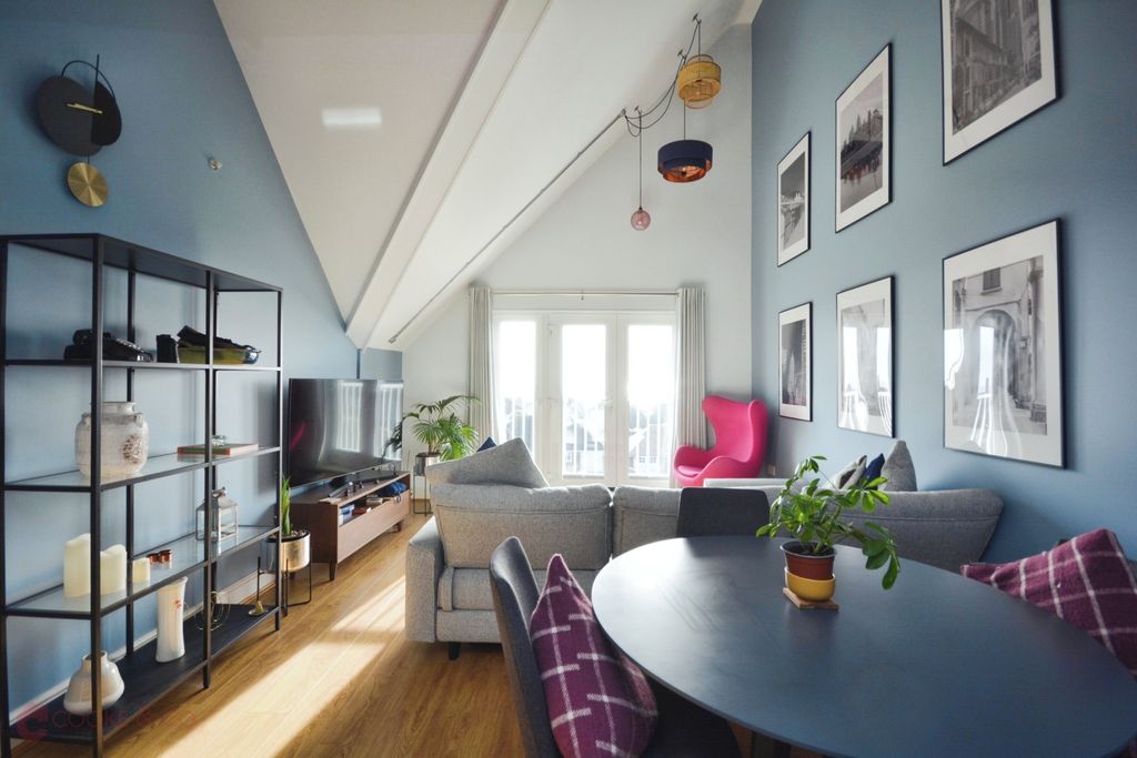 Additional image 3 of 3 bed flat for sale72 Dumpton Park Drive, Broadstairs, Kent CT10