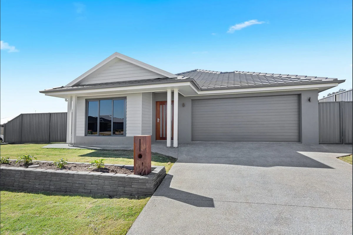 1 Shoalhaven Street, Plainland QLD 4341