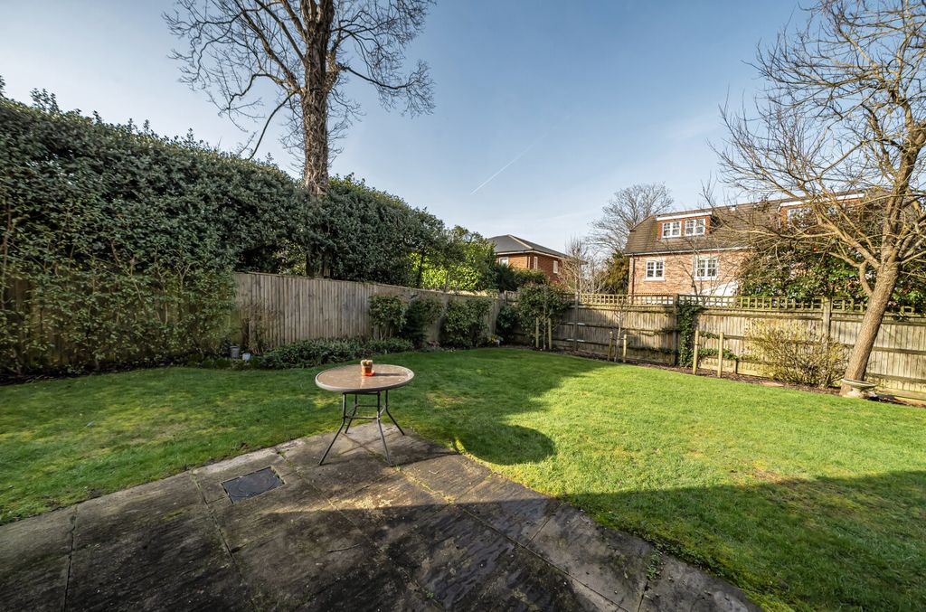 Additional image 7 of 2 bed flat for saleBroomfield, Binfield, Bracknell RG42
