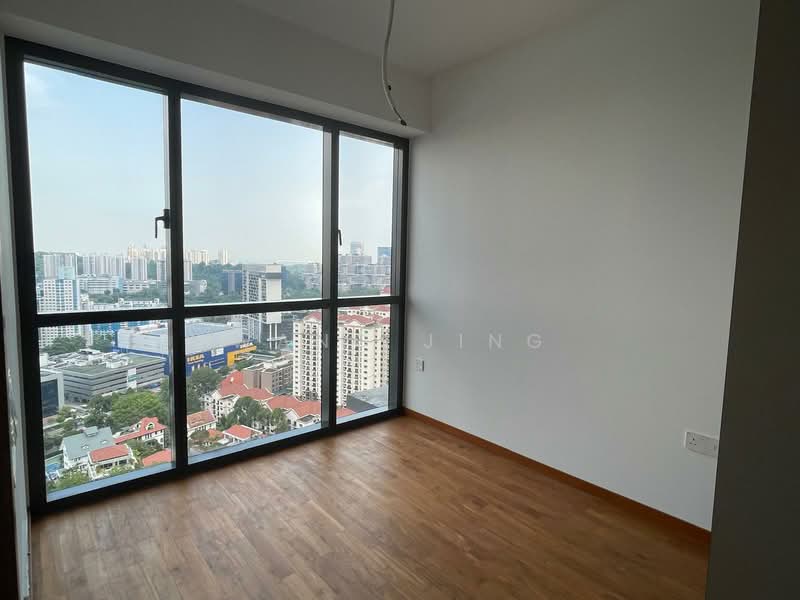 21 Stirling Road photo 5