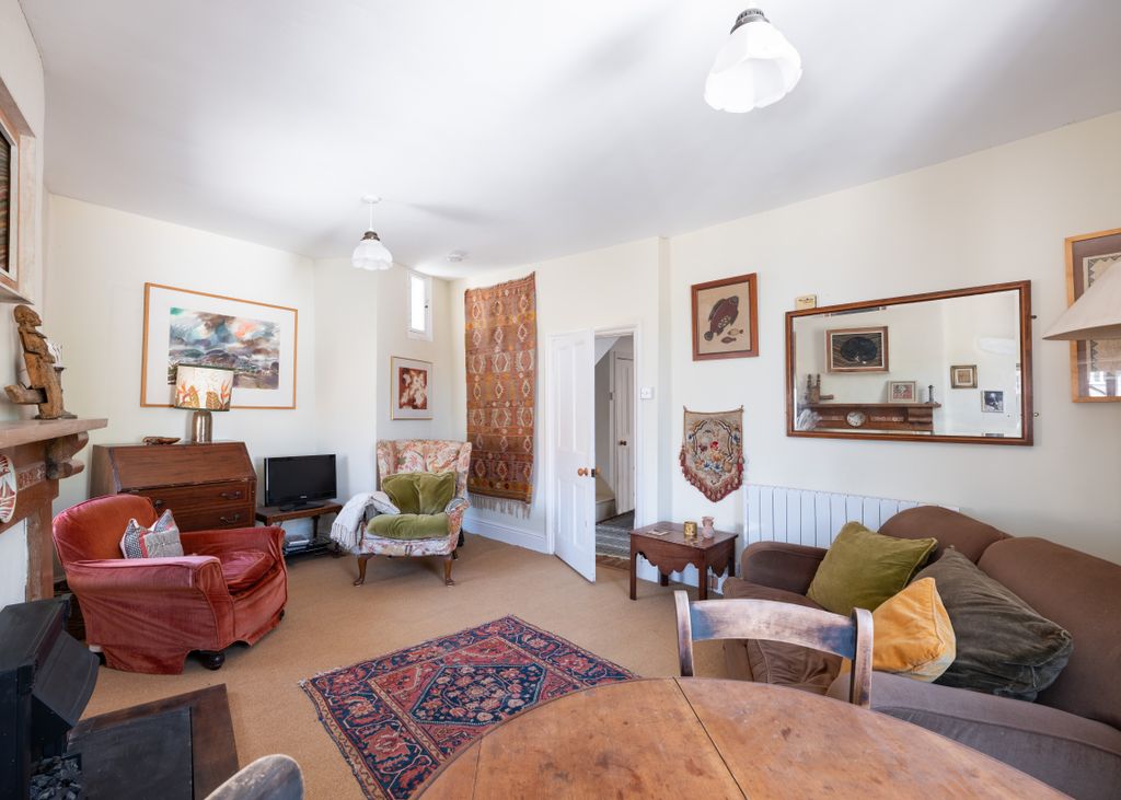 3 bed flat for saleTop Flat, Stanley House PL29 photo 4