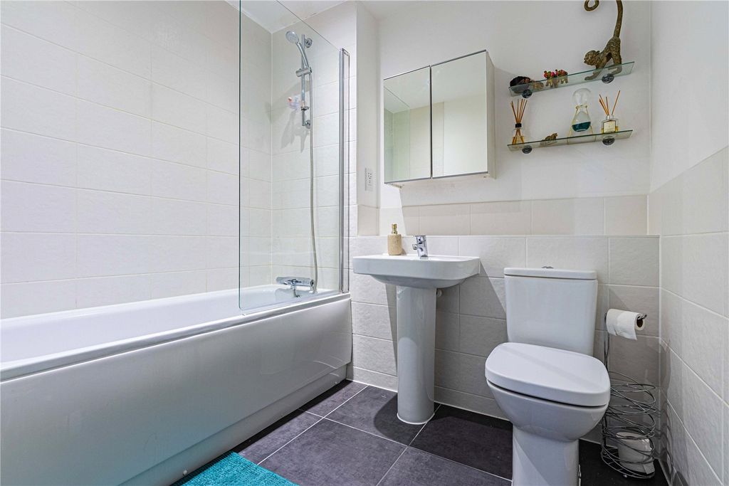 Additional image 13 of 2 bed flat for saleElstree Way, Borehamwood, Hertfordshire WD6