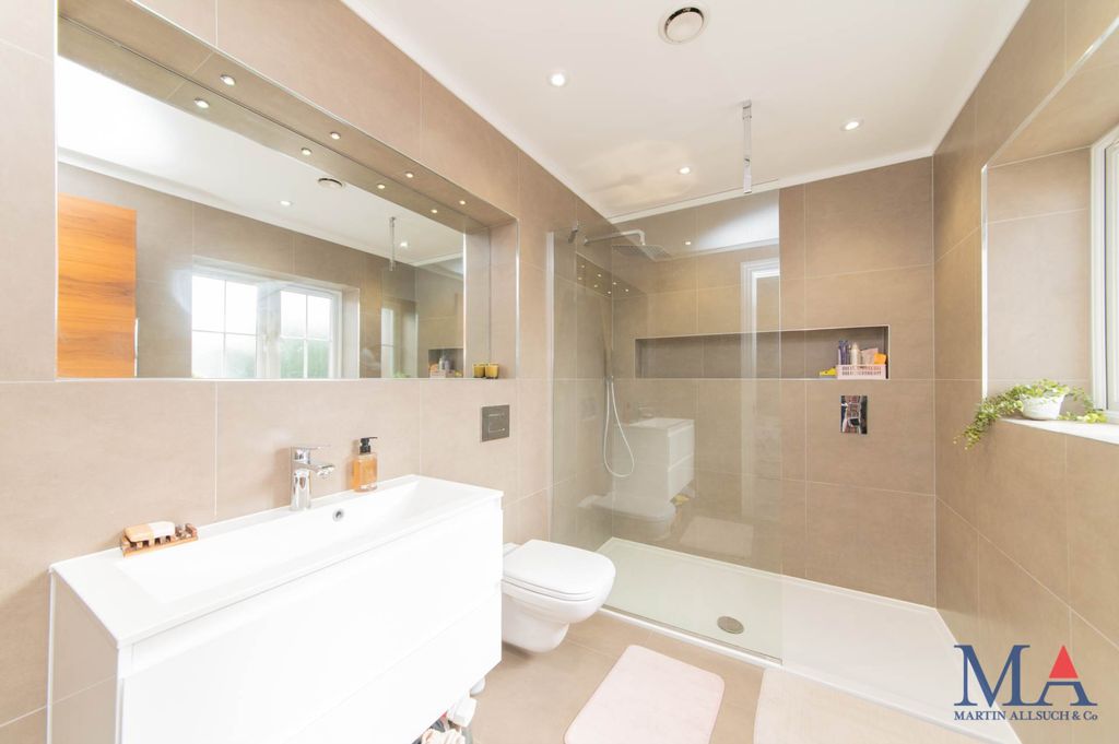 Additional image 33 of 5 bed detached house for saleRed Road, Borehamwood WD6