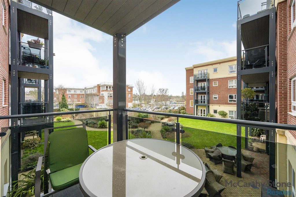 1 bed flat for saleBilberry Place, Recreation Road, Bromsgrove B61
