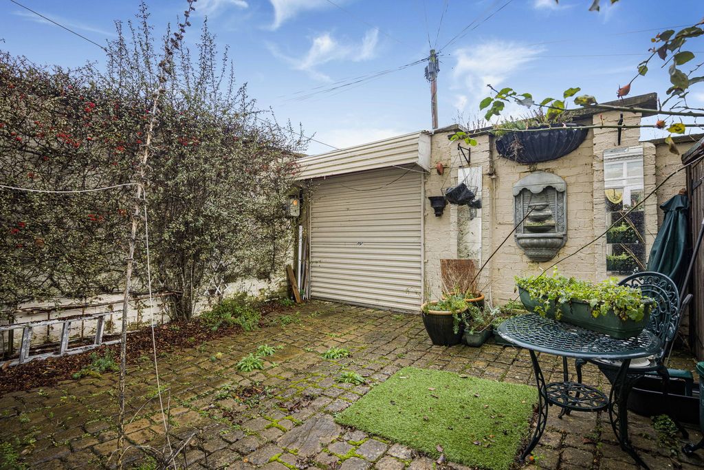 Additional image 19 of 2 bed flat for saleWellington Square, Cheltenham GL50