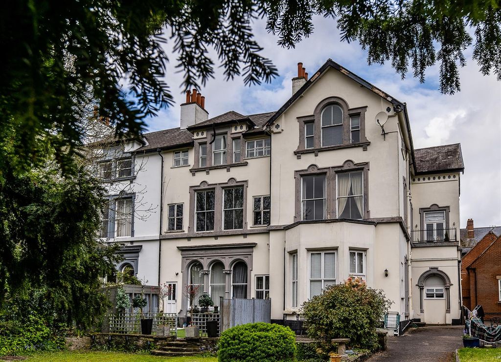 1 bed flat for salePelham Crescent, The Park, Nottingham NG7