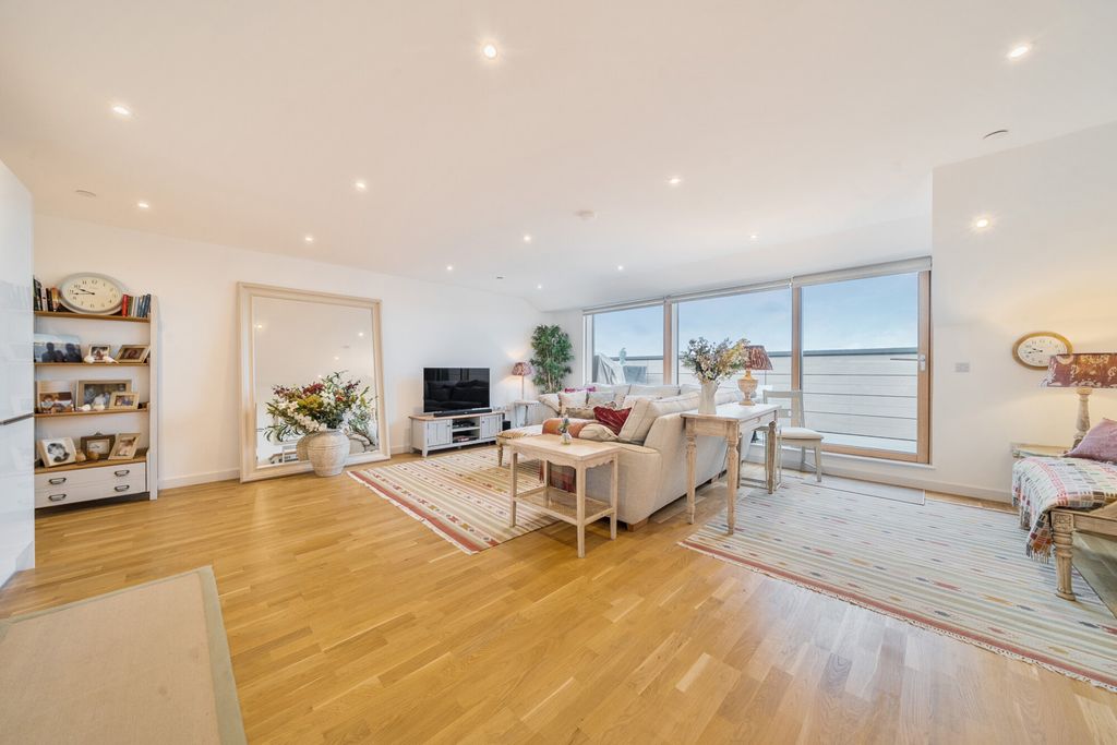 Additional image 7 of 2 bed flat for saleSt. Marks Square, Bromley BR2
