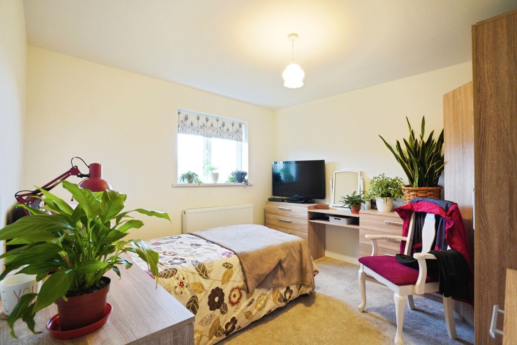 Additional image 7 of 1 bed flat for saleWallace Road, Bodmin, Cornwall PL31