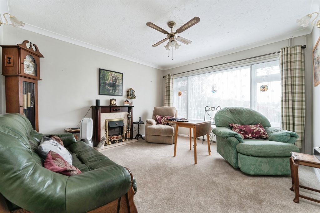 Additional image 5 of 3 bed detached bungalow for saleSt. Margarets Drive, Brandon IP27