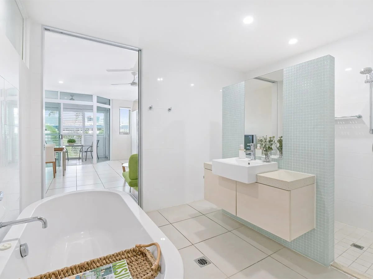 Additional image 7 of 2/199-201 Lake Street, Cairns North QLD 4870
