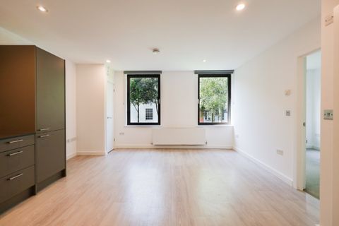 Pembroke House, Southernhay Gardens EX1