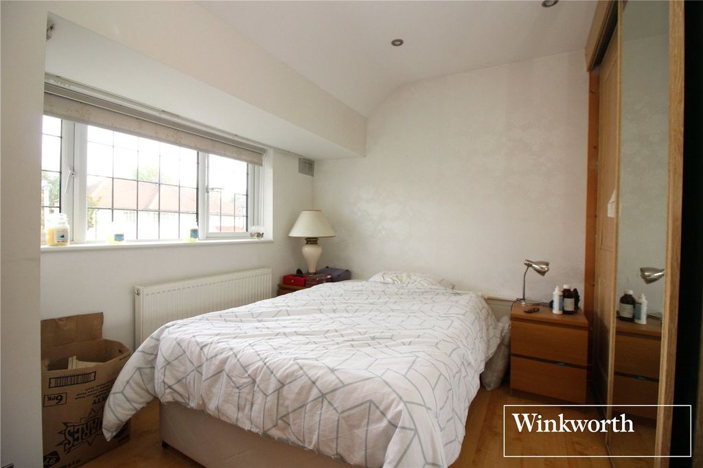 Additional image 14 of 3 bed semi-detached house for saleCardinal Avenue, Borehamwood, Hertfordshire WD6
