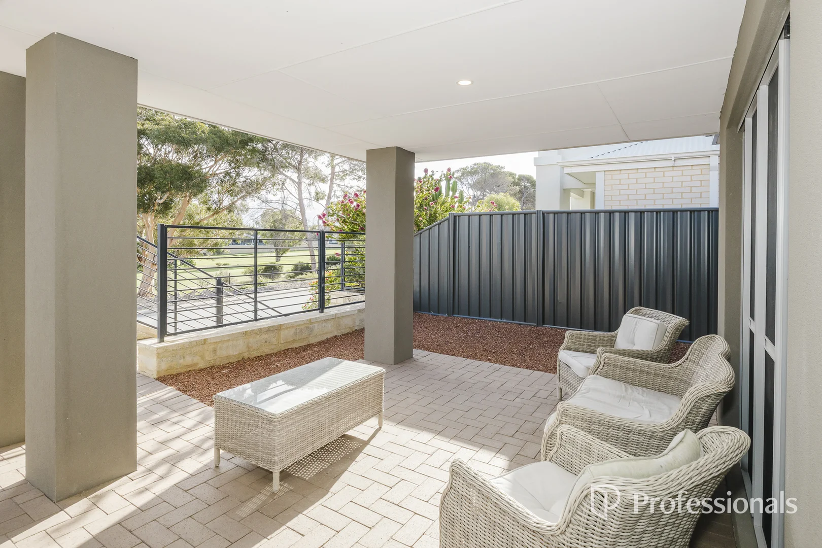 12 Bunker Crescent, Yanchep WA 6035 photo 4