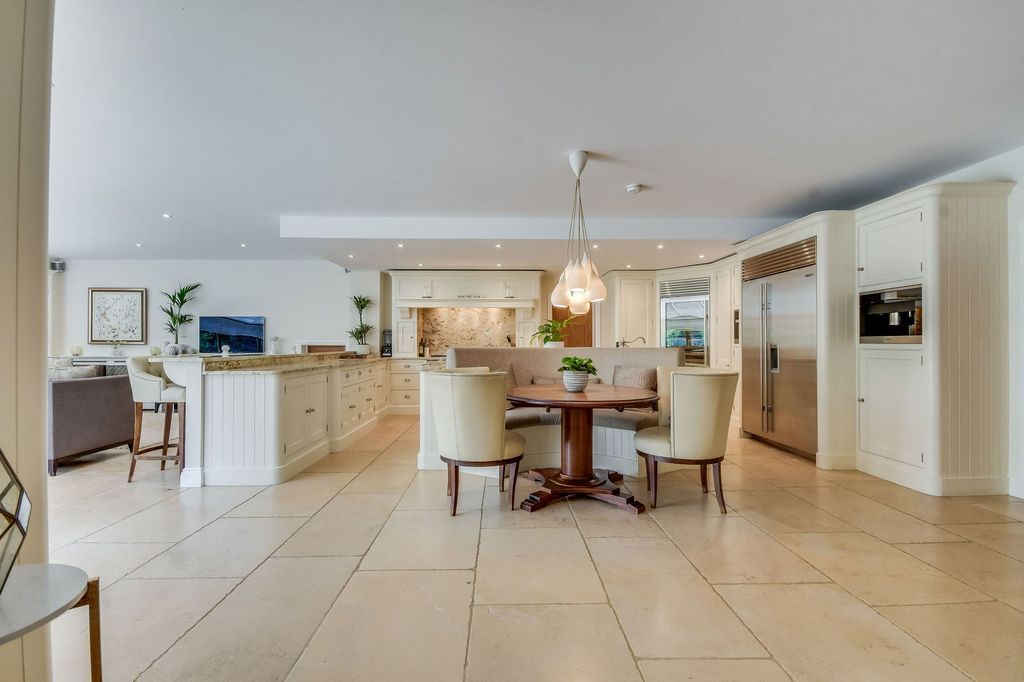 Additional image 15 of 6 bed detached house for saleChallacombe Close, Hutton Mount, Brentwood CM13