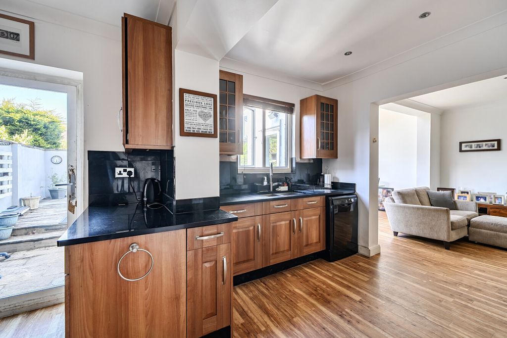 Additional image 9 of 4 bed semi-detached house for saleHurstdene Avenue, Hayes, Kent BR2