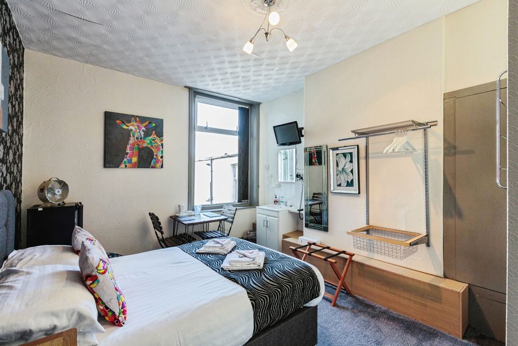 Additional image 5 of 9 bed flat for saleSt. Chads Road, Blackpool, Lancashire FY1